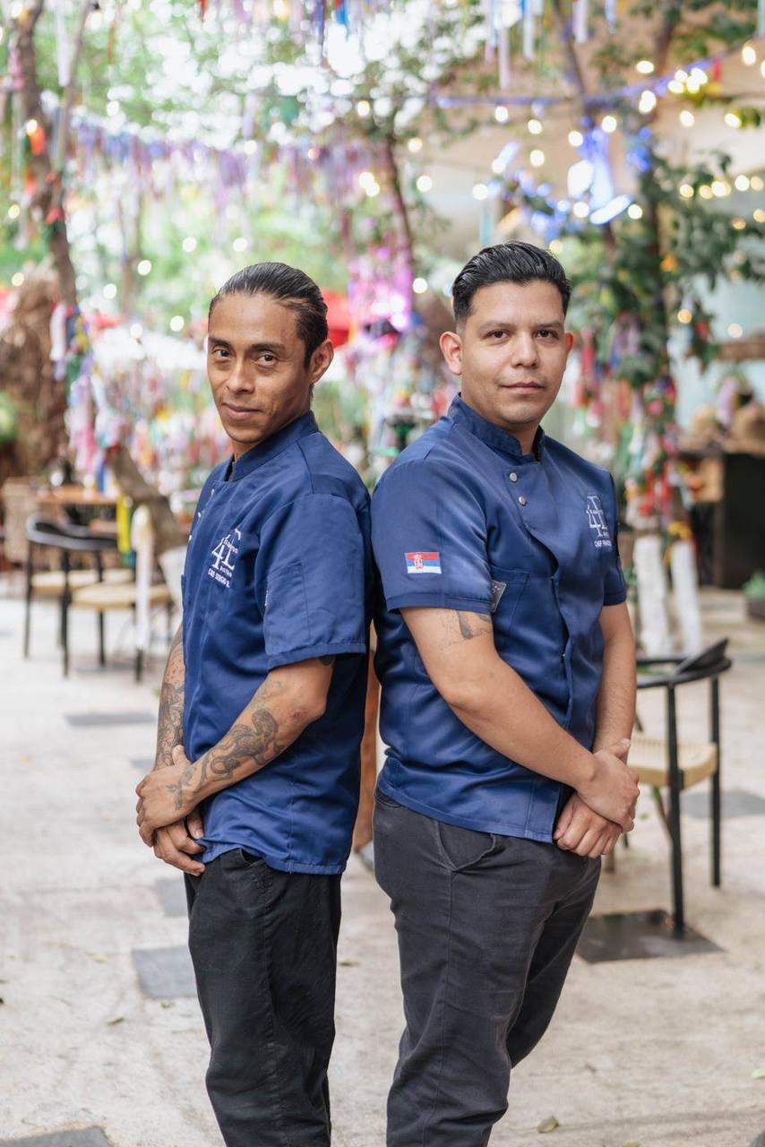 Chef Sergio Rivera y Chef Francisco Espíndola, espalda con espalda
